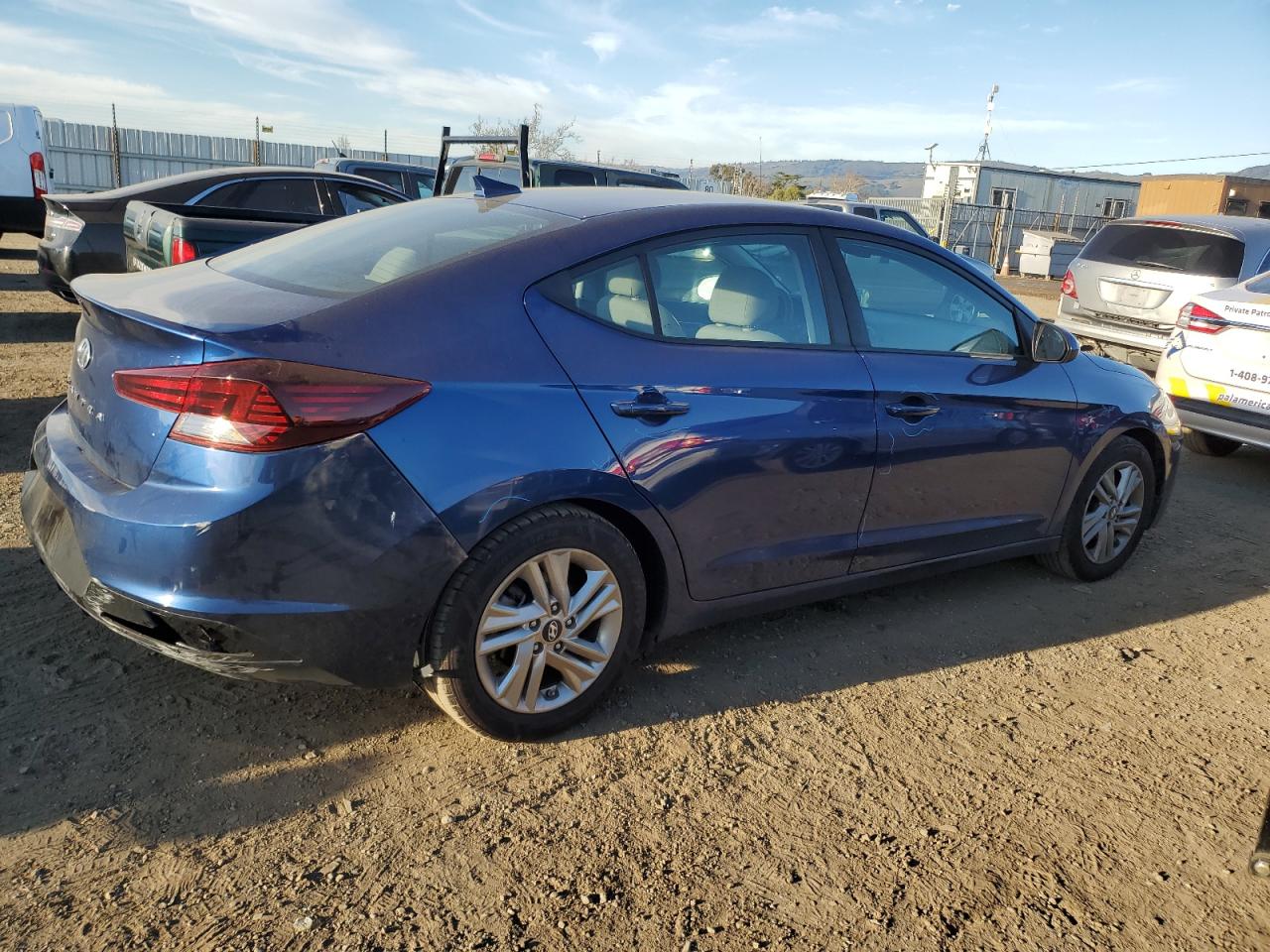 2019 Hyundai Elantra - Image 3