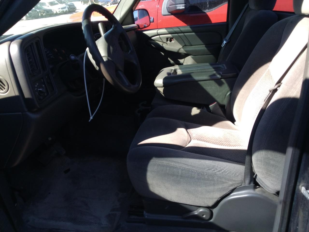 2007 Chevrolet Silverado - Image 7