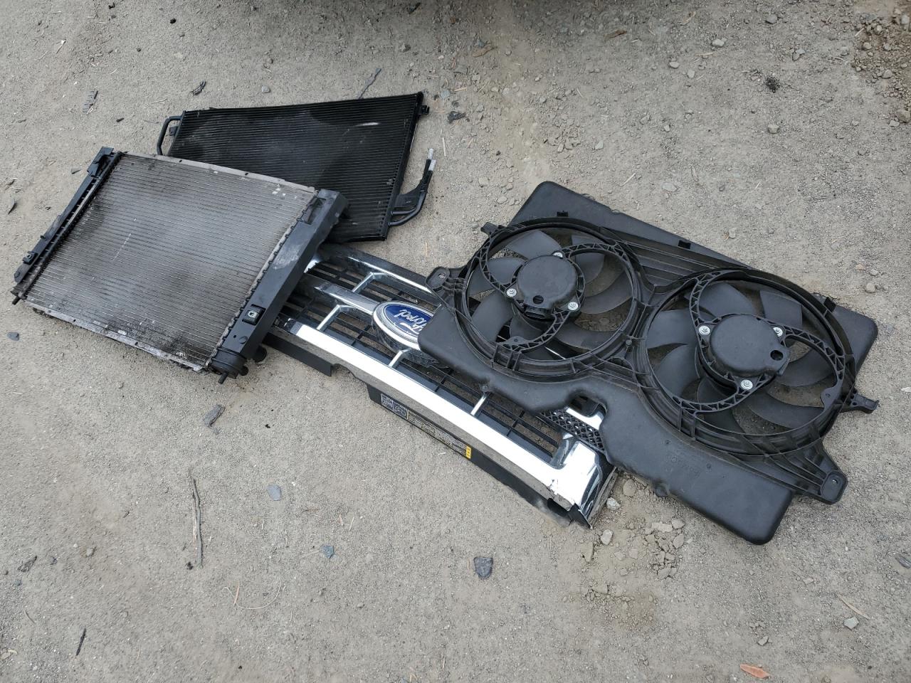 2010 Ford Escape - Image 15