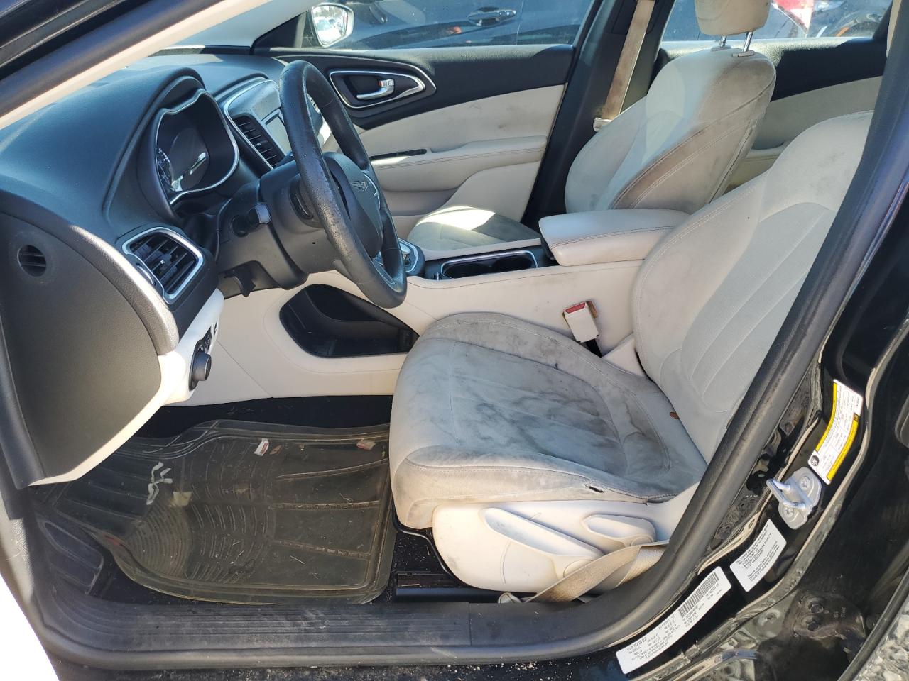 2015 Chrysler 200 - Image 7
