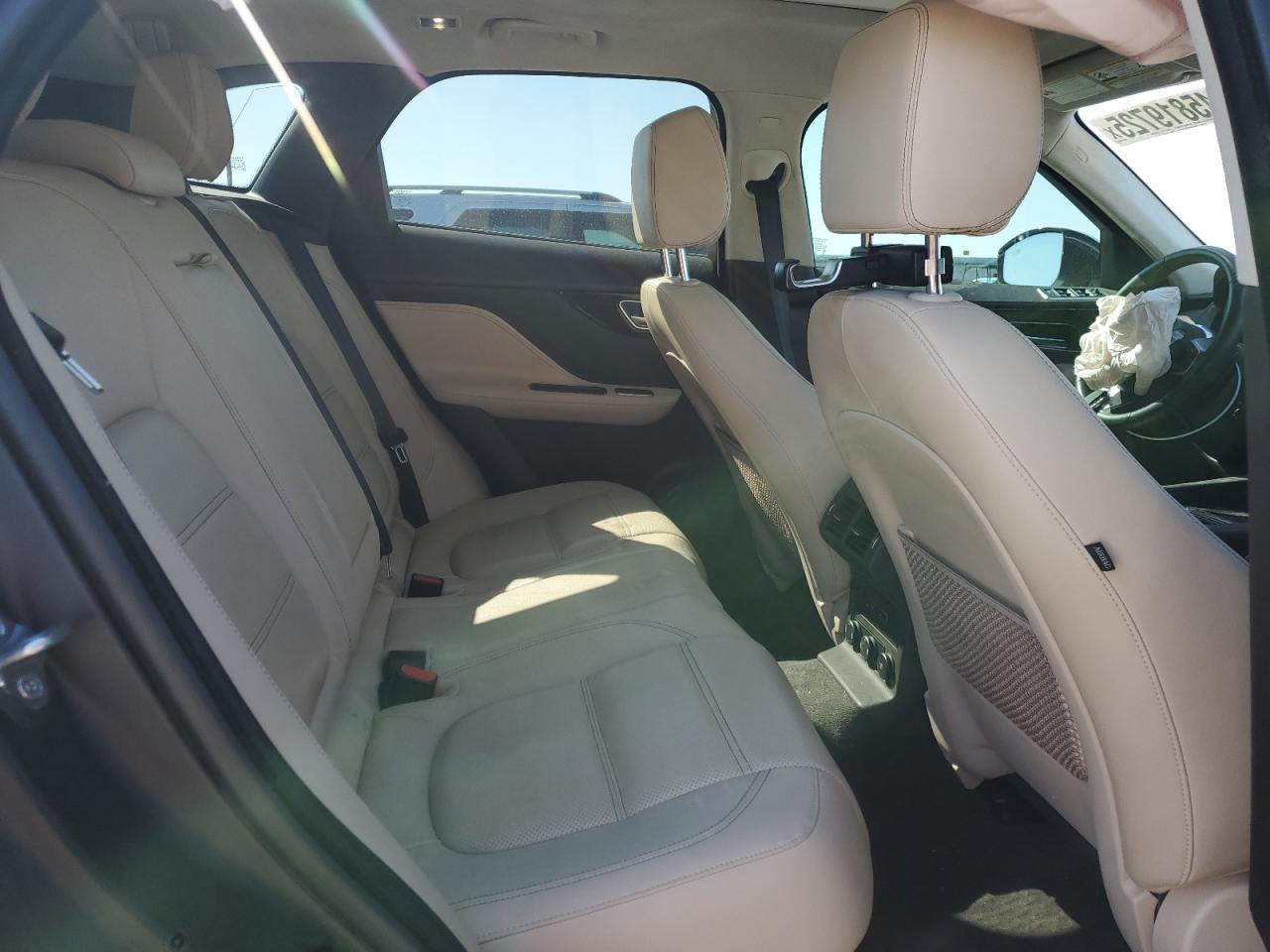 2020 Jaguar F-Pace - Image 11