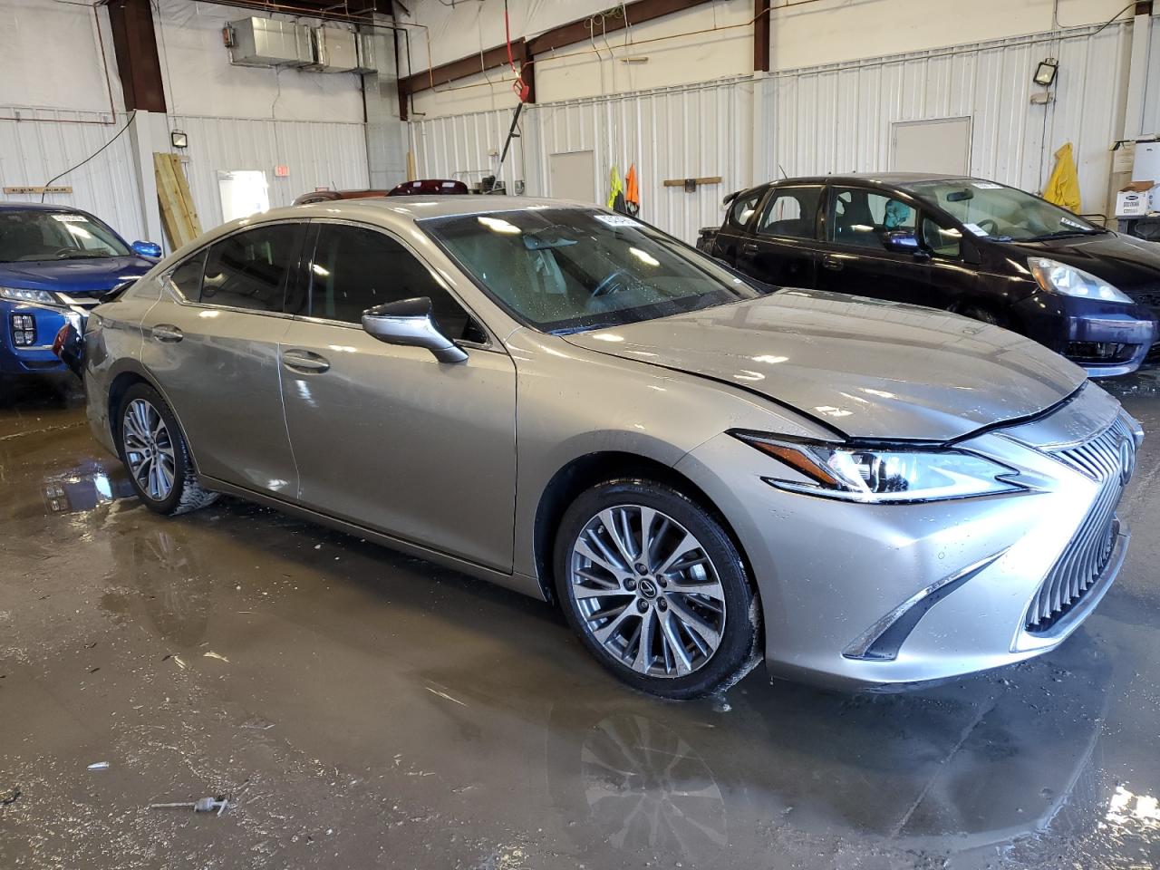 2019 Lexus ES - Image 4