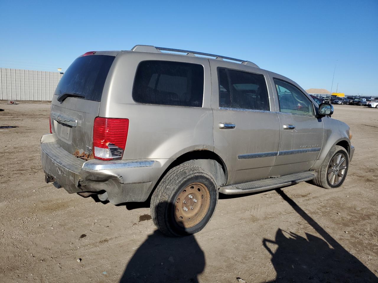 2008 Chrysler Aspen - Image 3