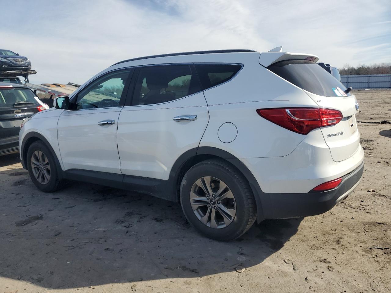 2016 Hyundai Santa Fe - Image 2