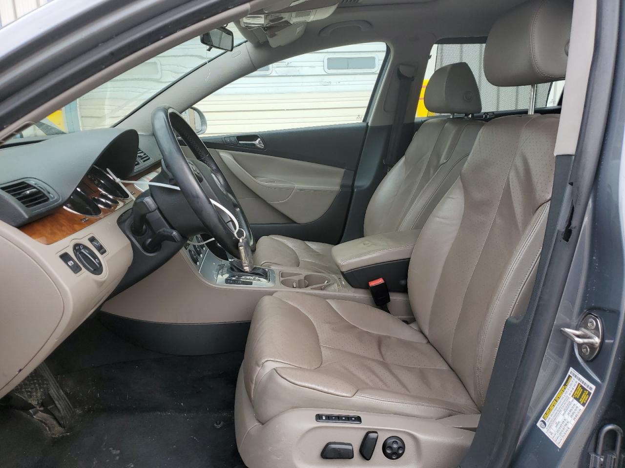 2008 Volkswagen Passat - Image 7