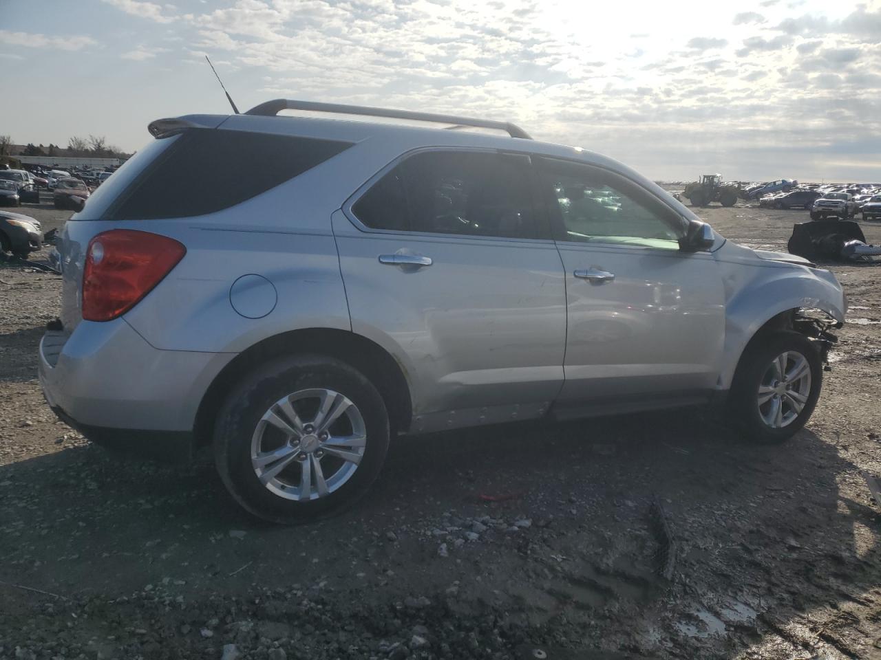 2011 Chevrolet Equinox - Image 3