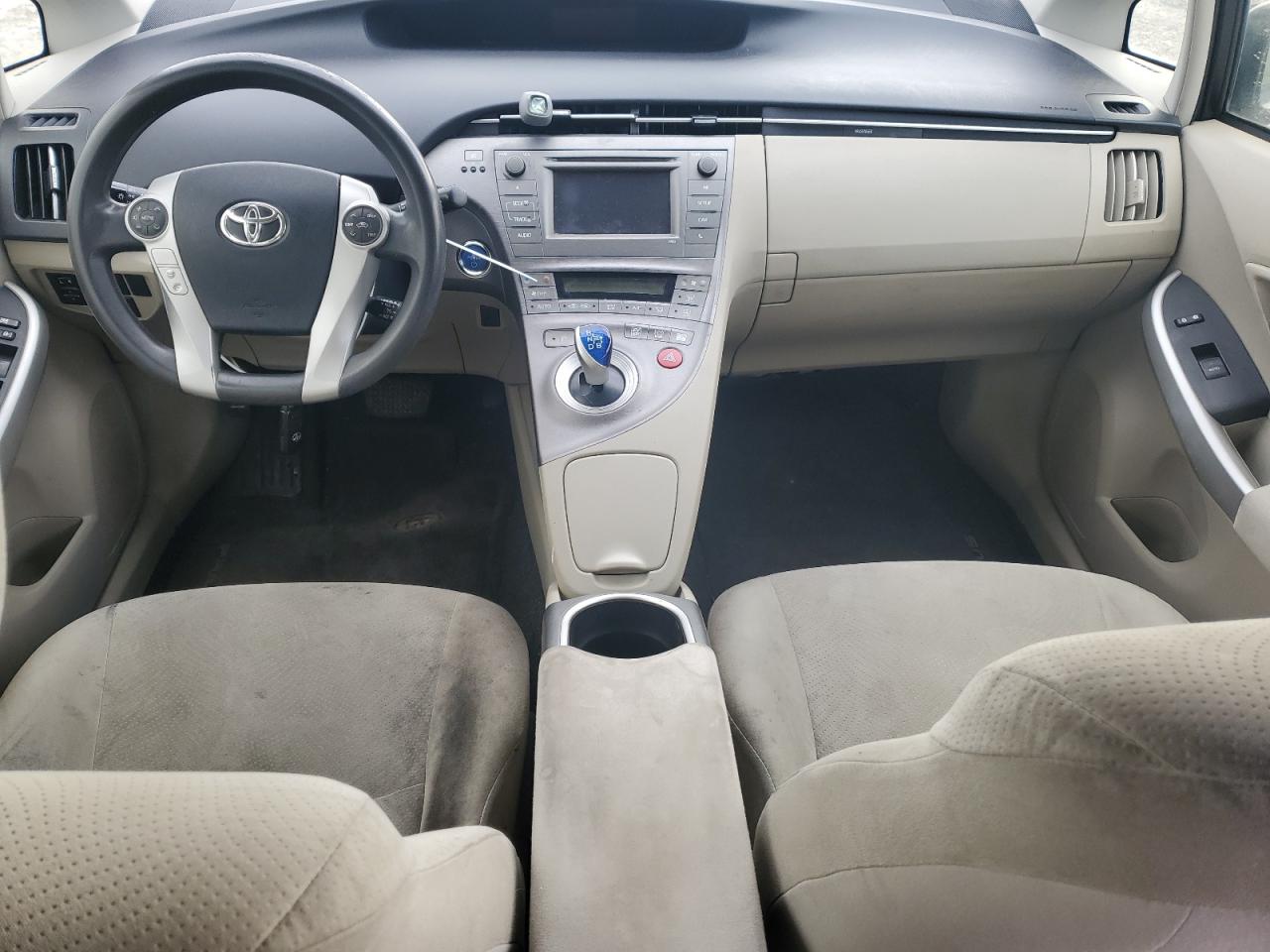 2014 Toyota Prius - Image 8