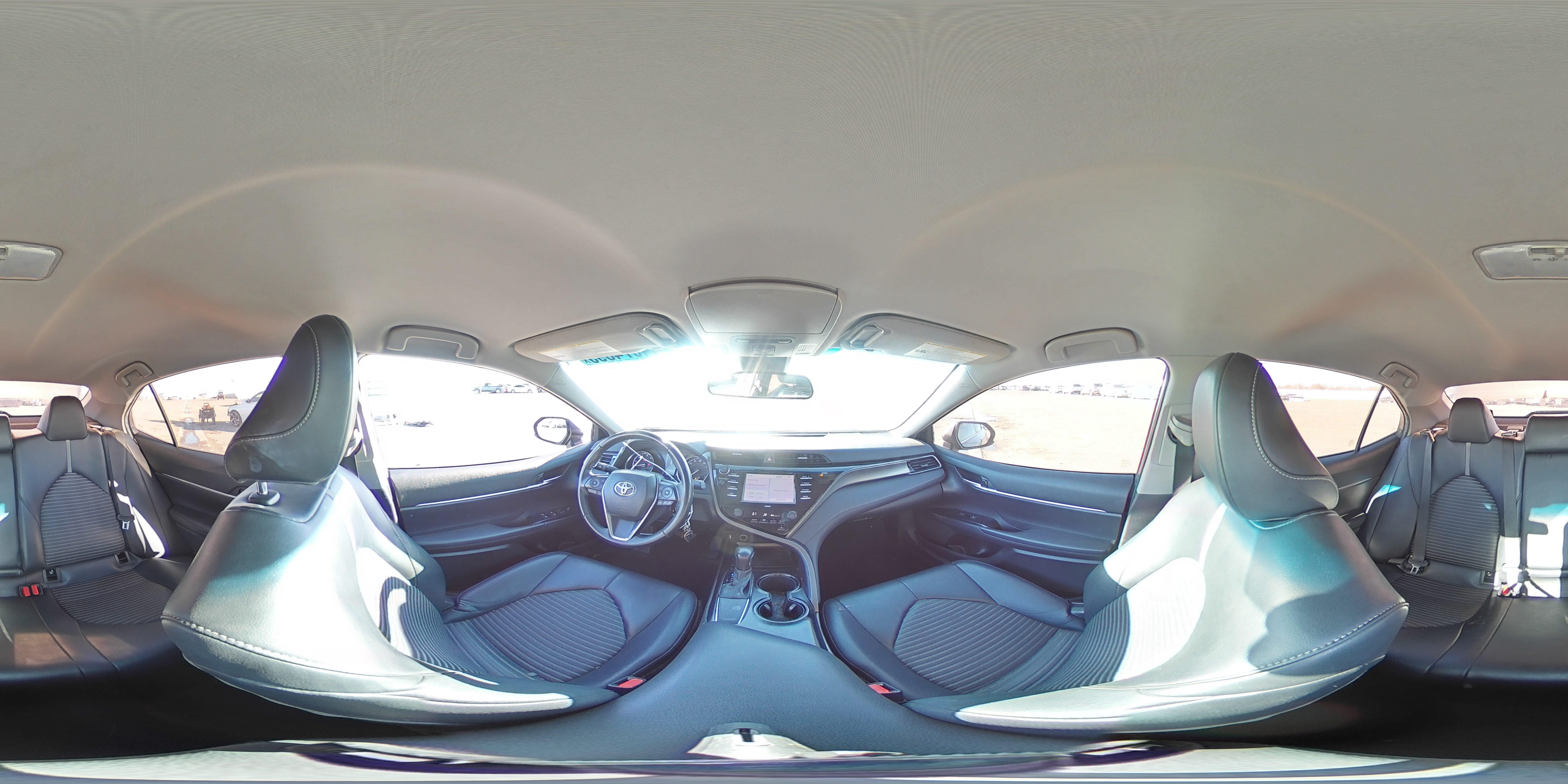 2020 Toyota Camry - Image 12