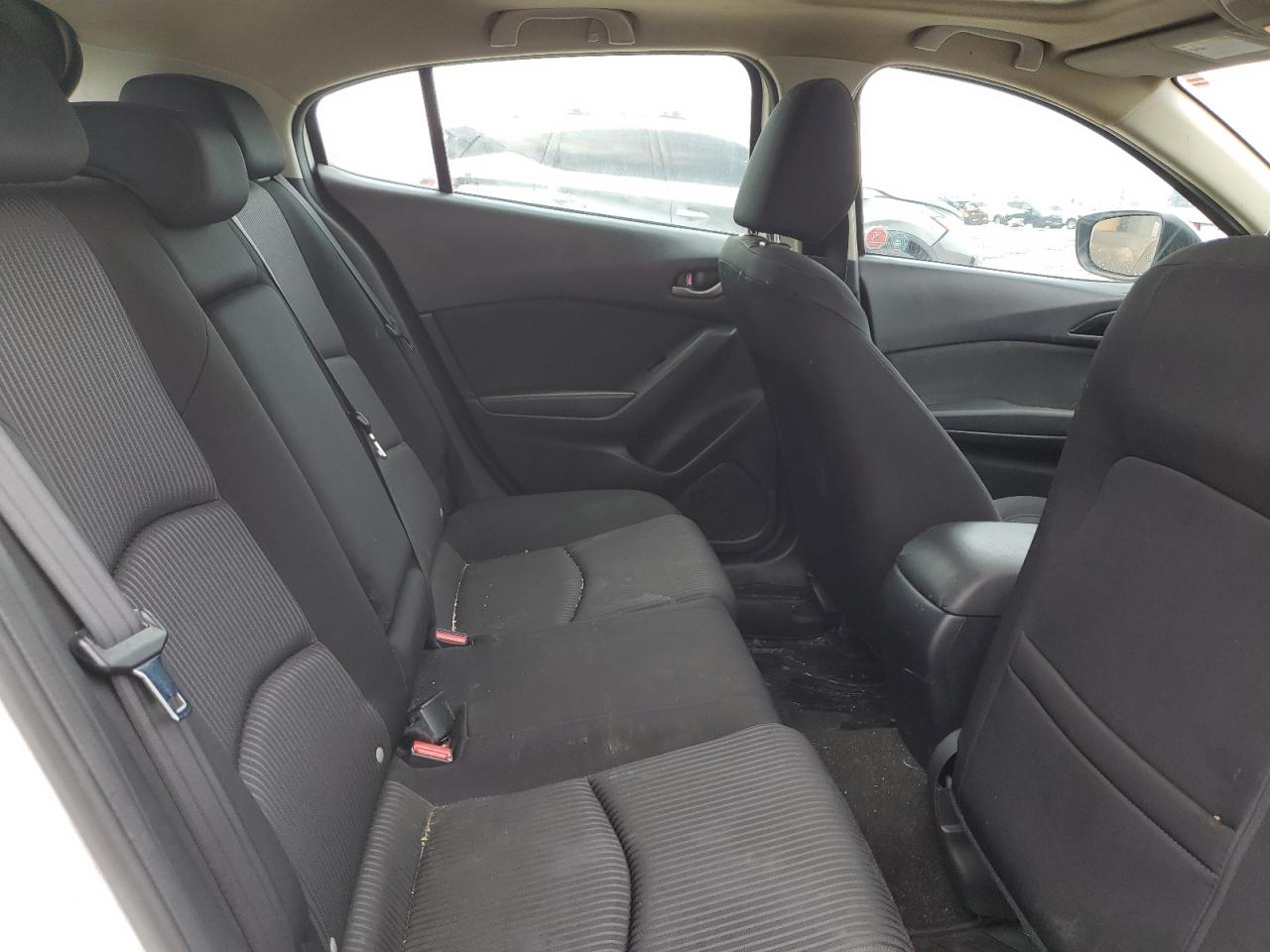 2015 Mazda 3 - Image 10