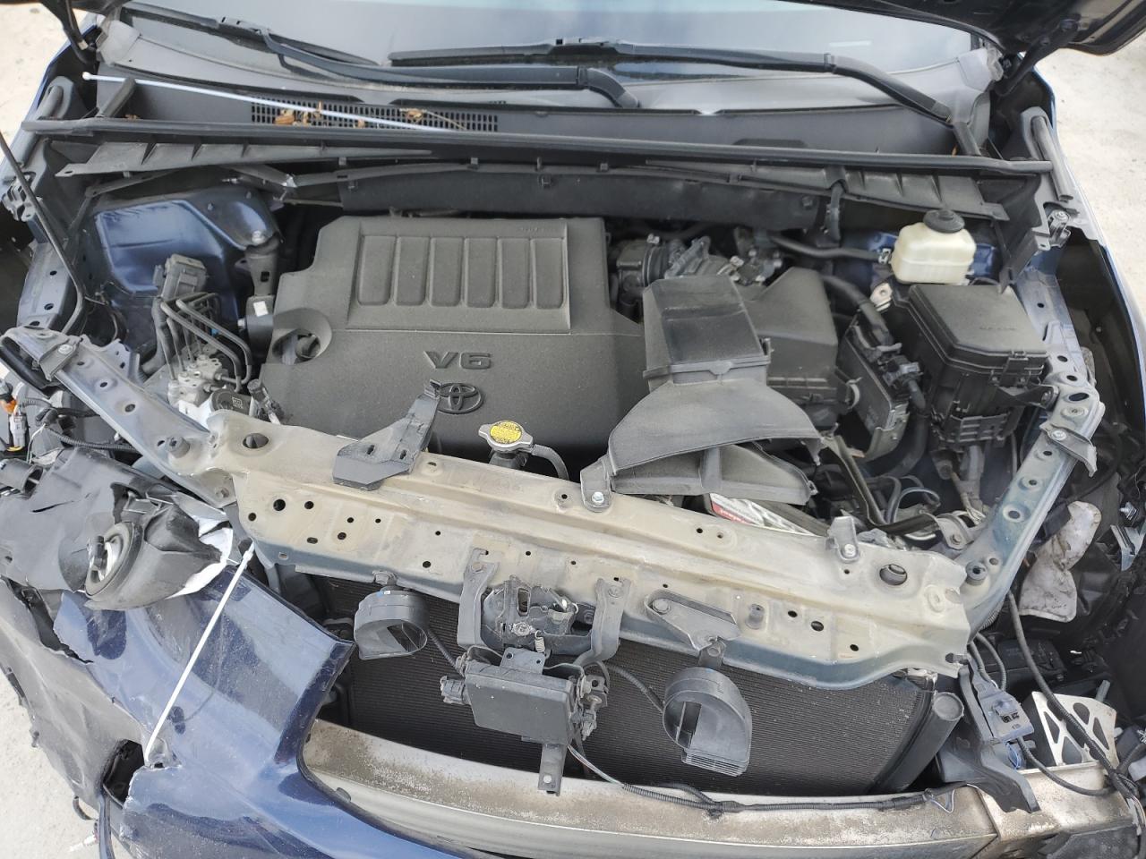 2015 Toyota Highlander - Image 12