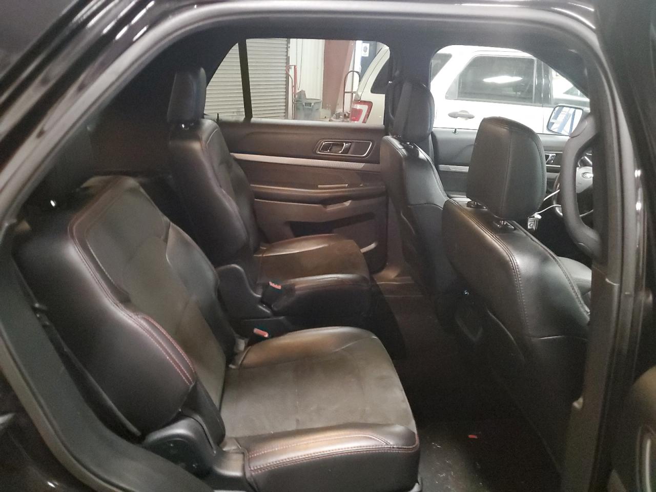2019 Ford Explorer - Image 11
