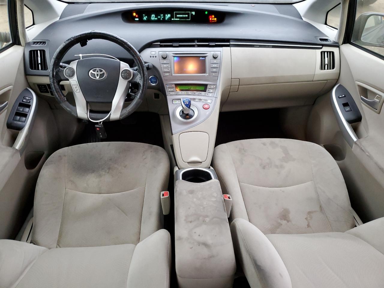 2015 Toyota Prius - Image 8