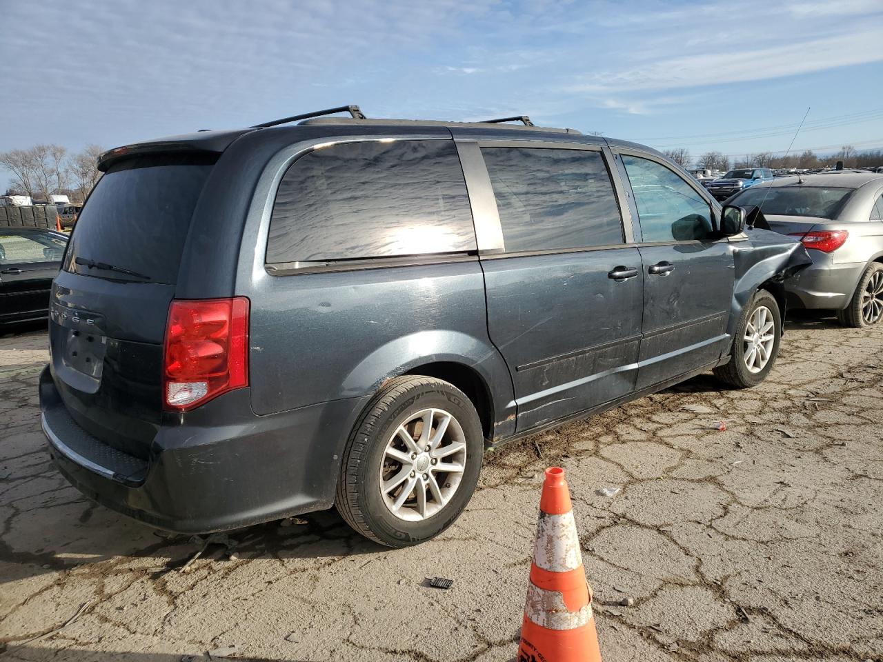 2013 Dodge Caravan - Image 3