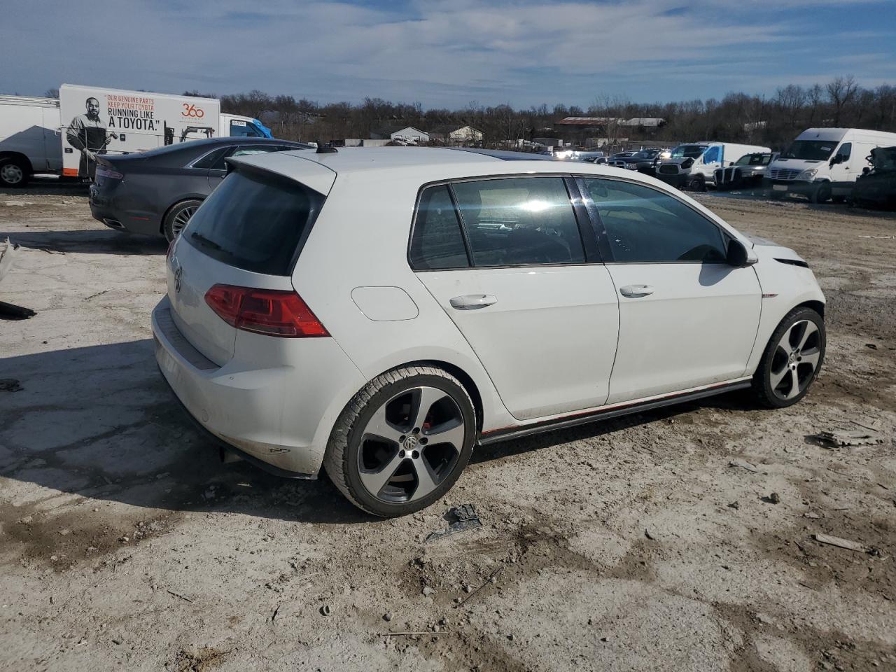 2015 Volkswagen GTI - Image 3