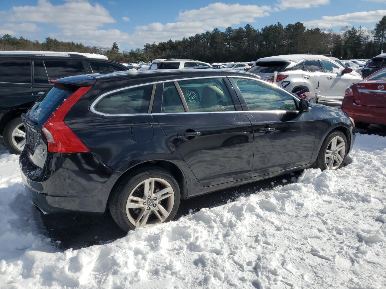 2015 Volvo V60 - Image 3