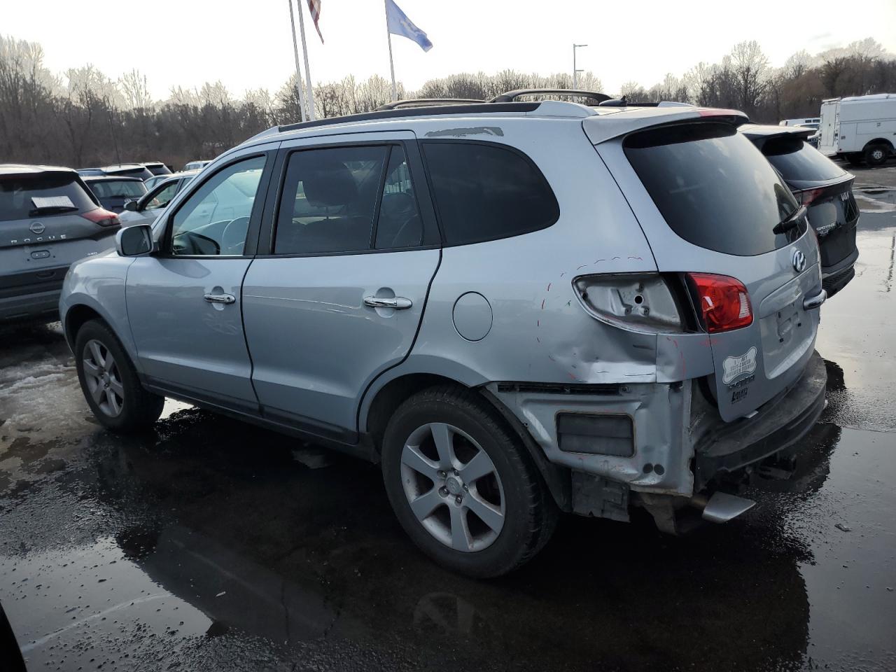 2009 Hyundai Santa Fe - Image 2