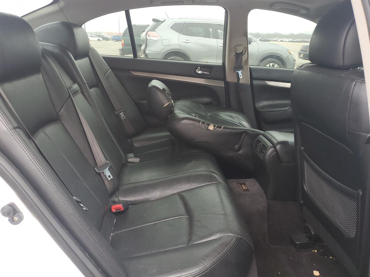 2013 Infiniti G - Image 10