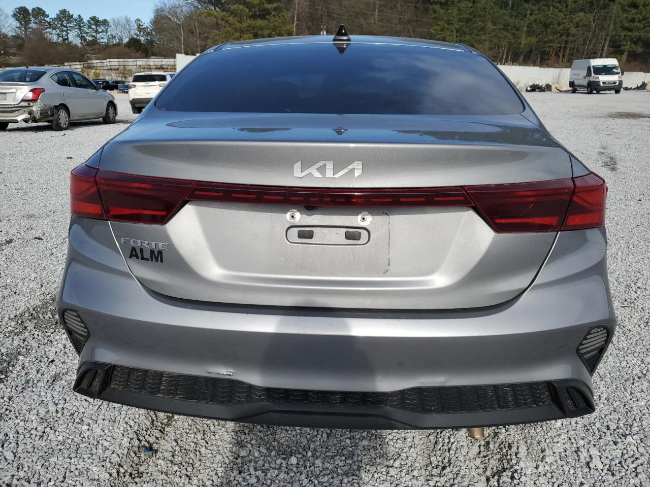 2022 Kia Forte - Image 6