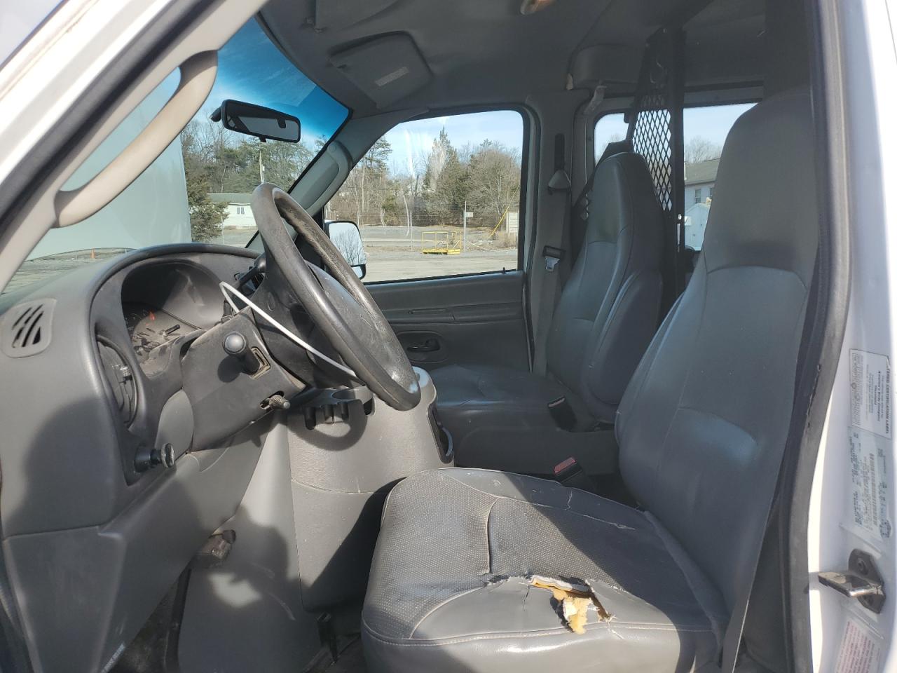 2004 Ford Econoline - Image 7