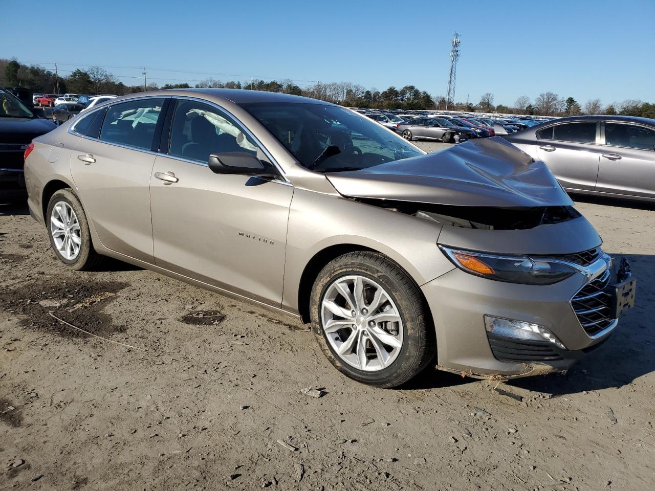2023 Chevrolet Malibu - Image 4