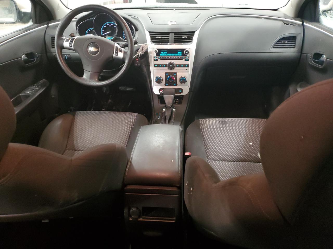 2010 Chevrolet Malibu - Image 8