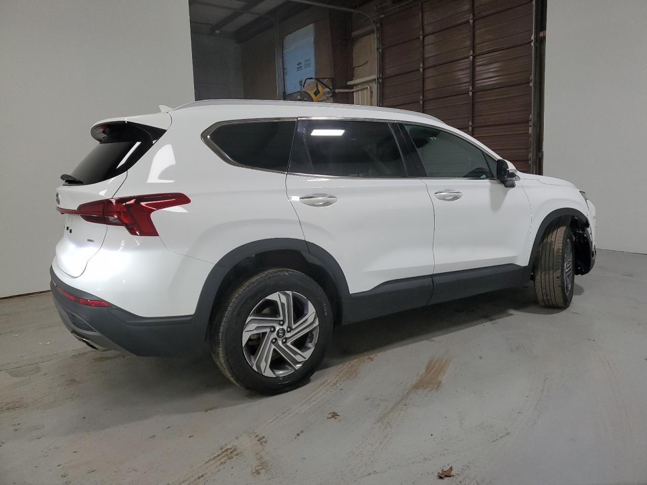2023 Hyundai Santa Fe - Image 3