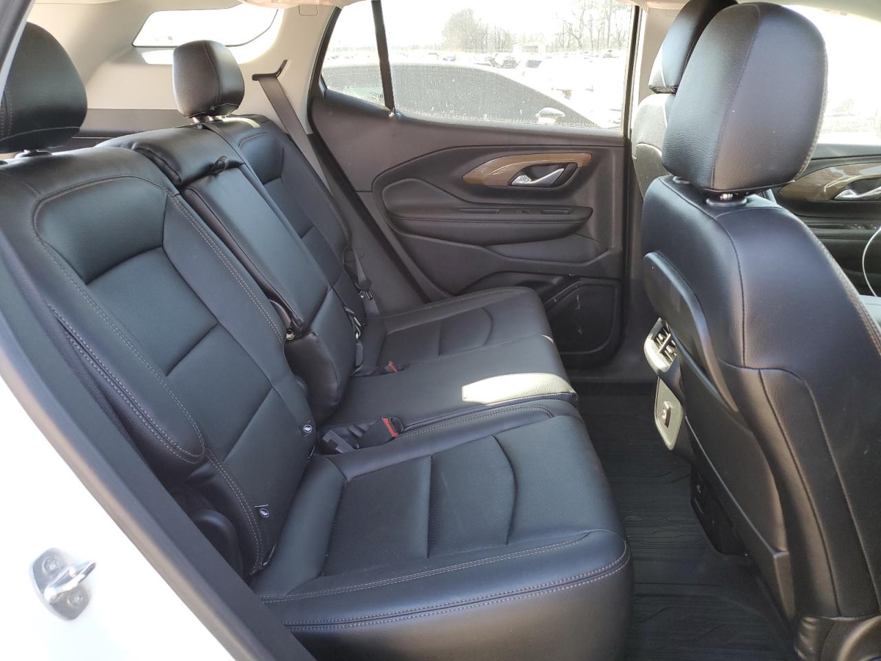 2021 GMC Terrain - Image 11