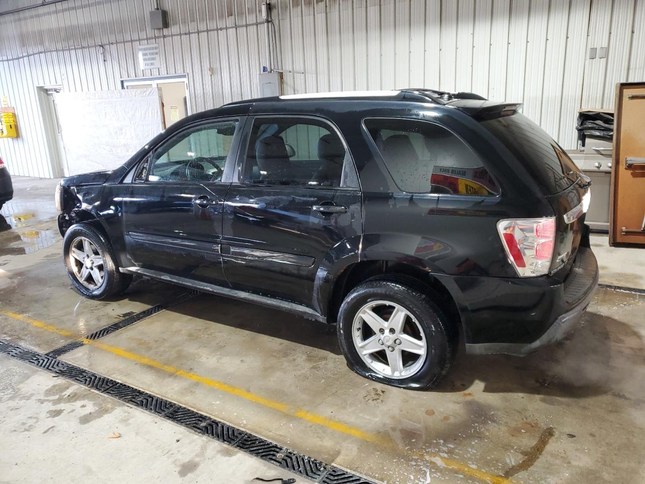 2005 Chevrolet Equinox - Image 2