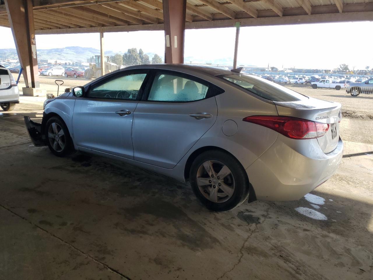 2013 Hyundai Elantra - Image 2