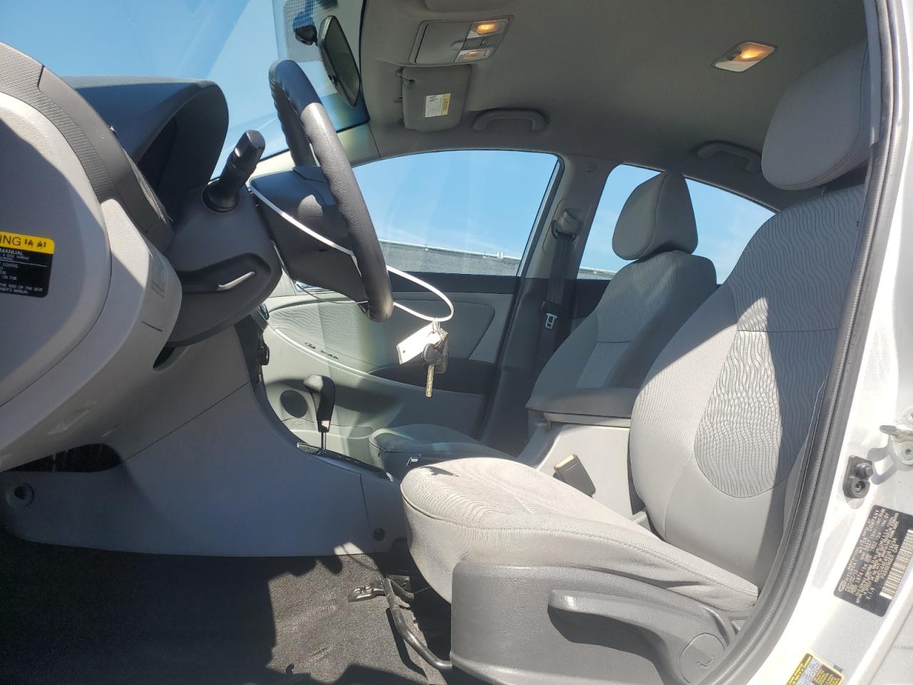 2014 Hyundai Accent - Image 7