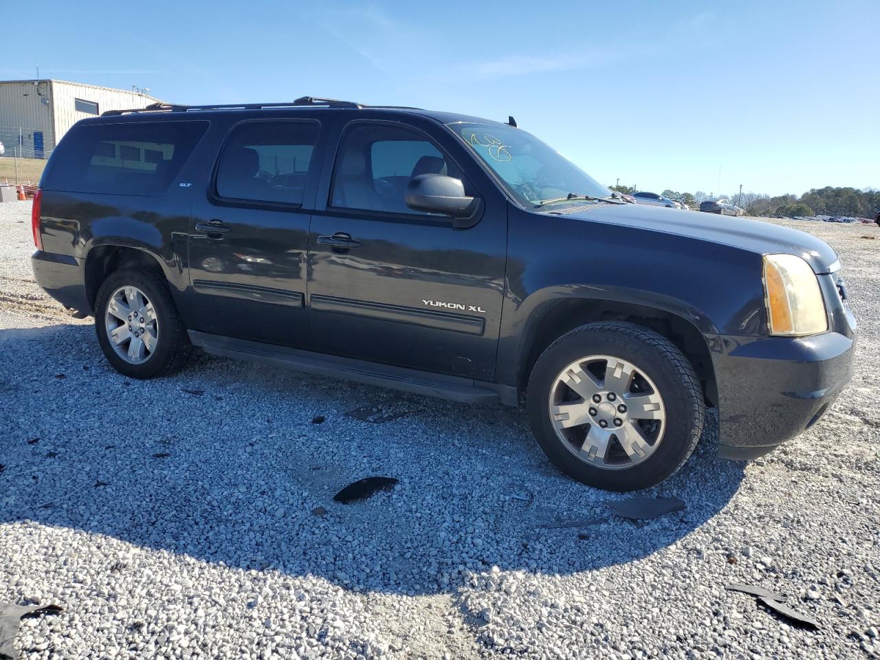 2011 GMC Yukon - Image 4