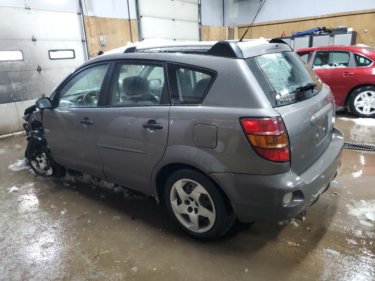 2006 Pontiac Vibe - Image 2