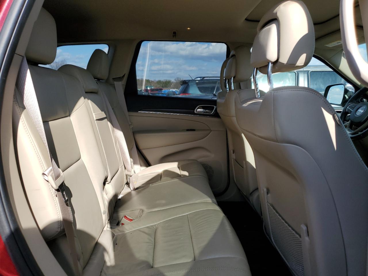 2017 Jeep Grand Cherokee - Image 11