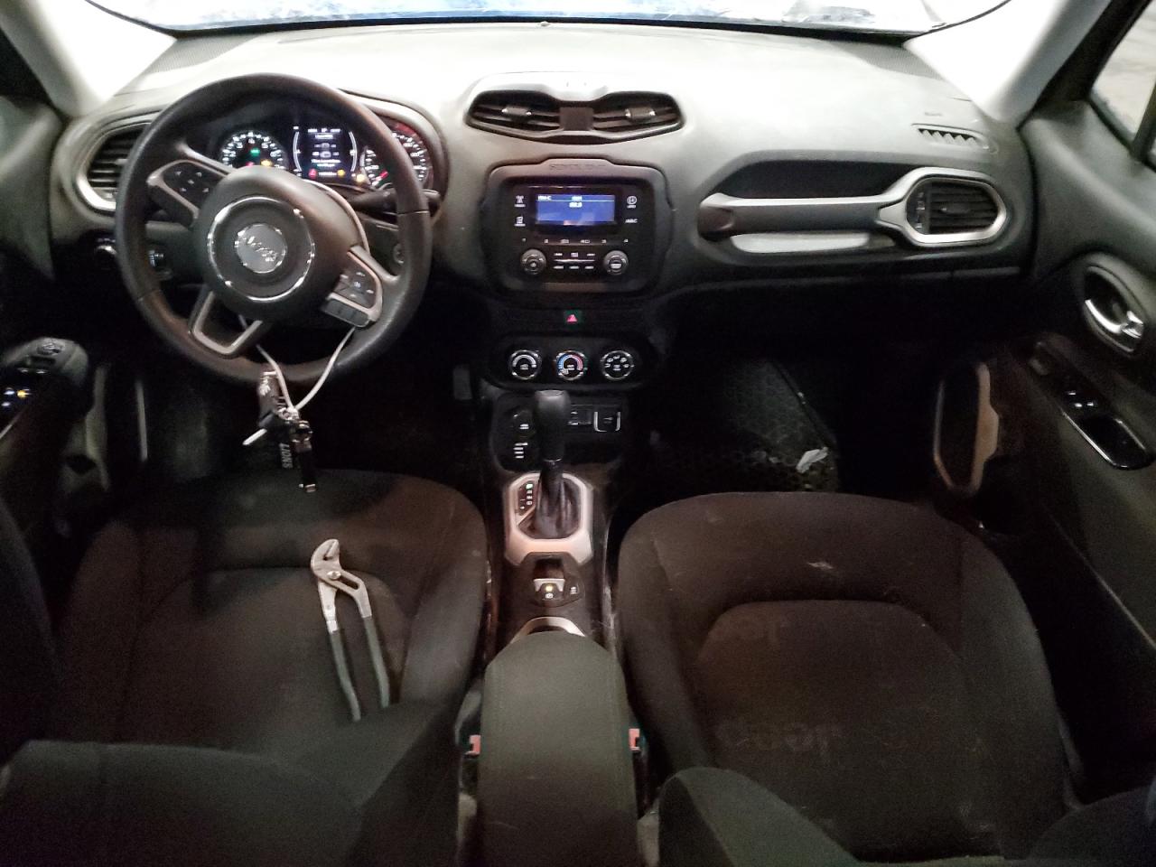 2015 Jeep Renegade - Image 8