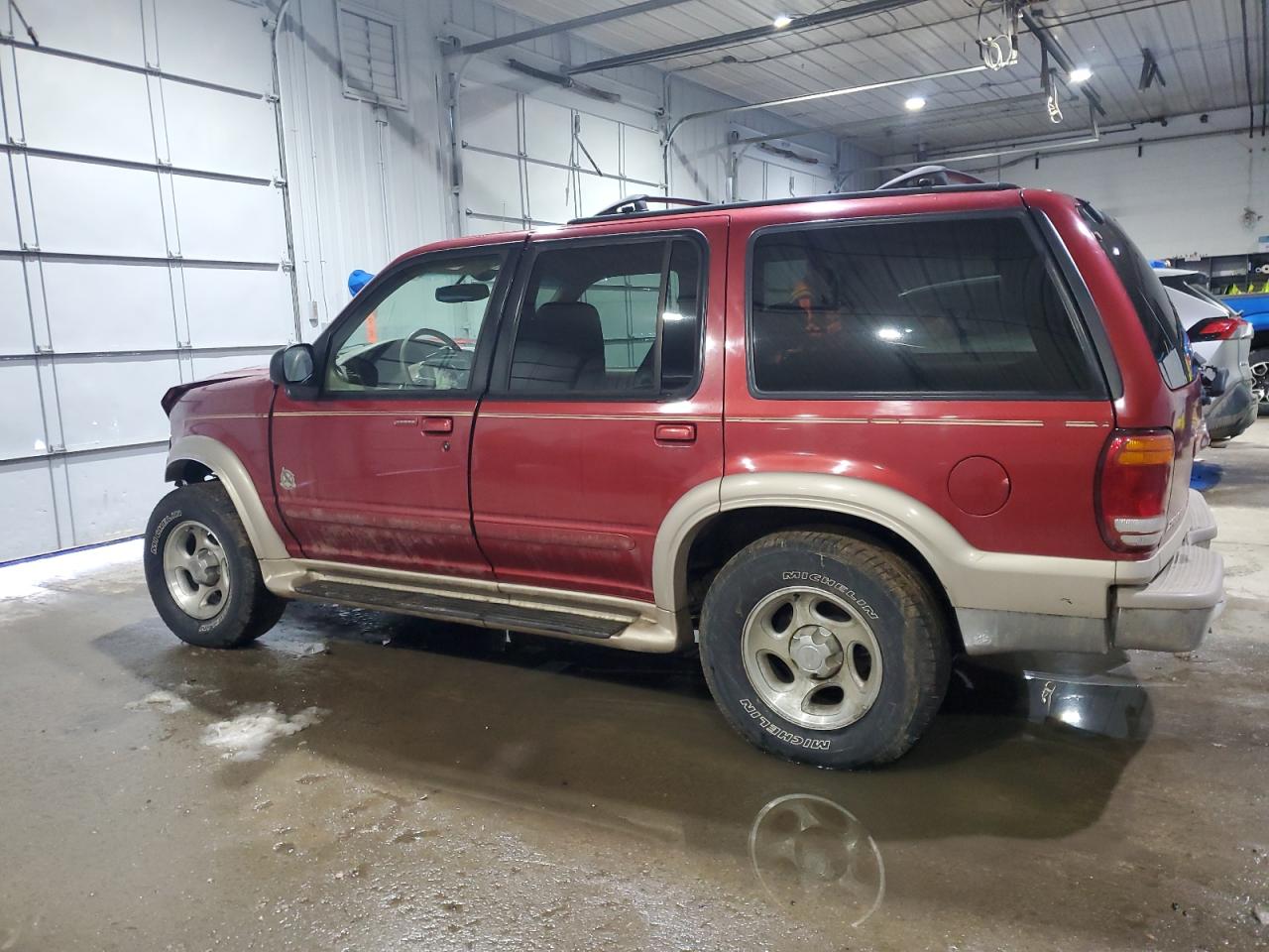 2000 Ford Explorer - Image 2