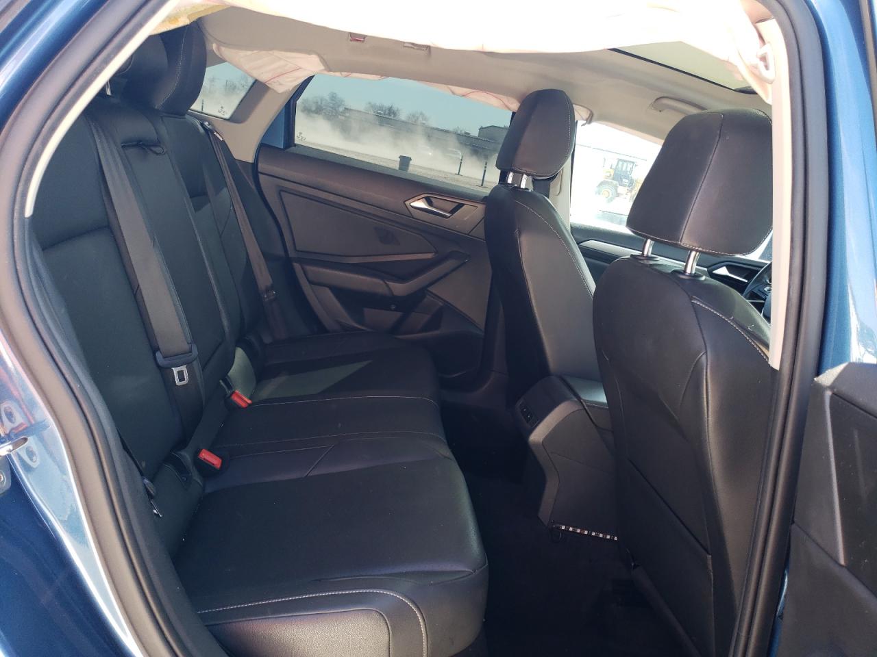 2019 Volkswagen Jetta - Image 11