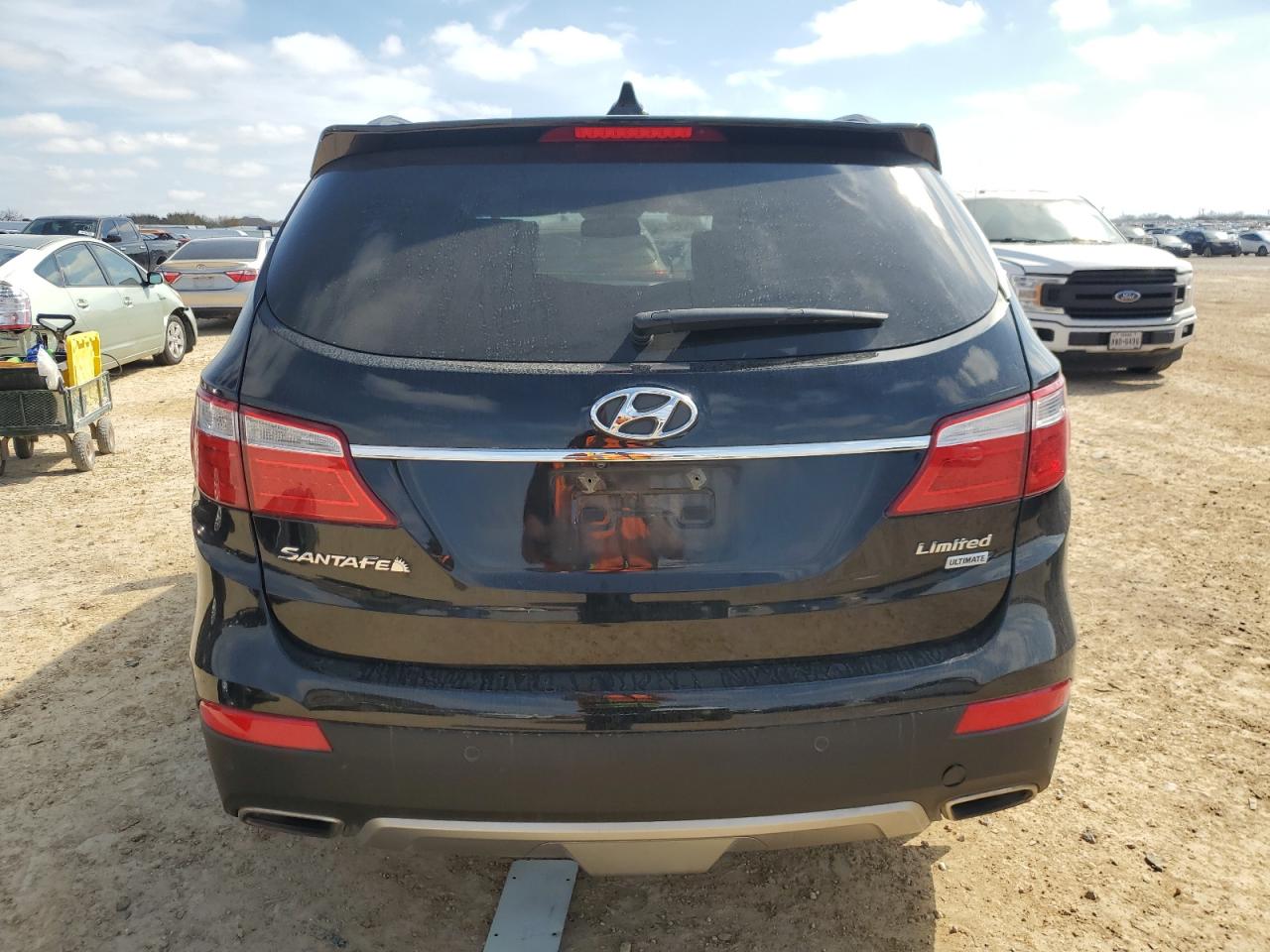 2015 Hyundai Santa Fe - Image 6