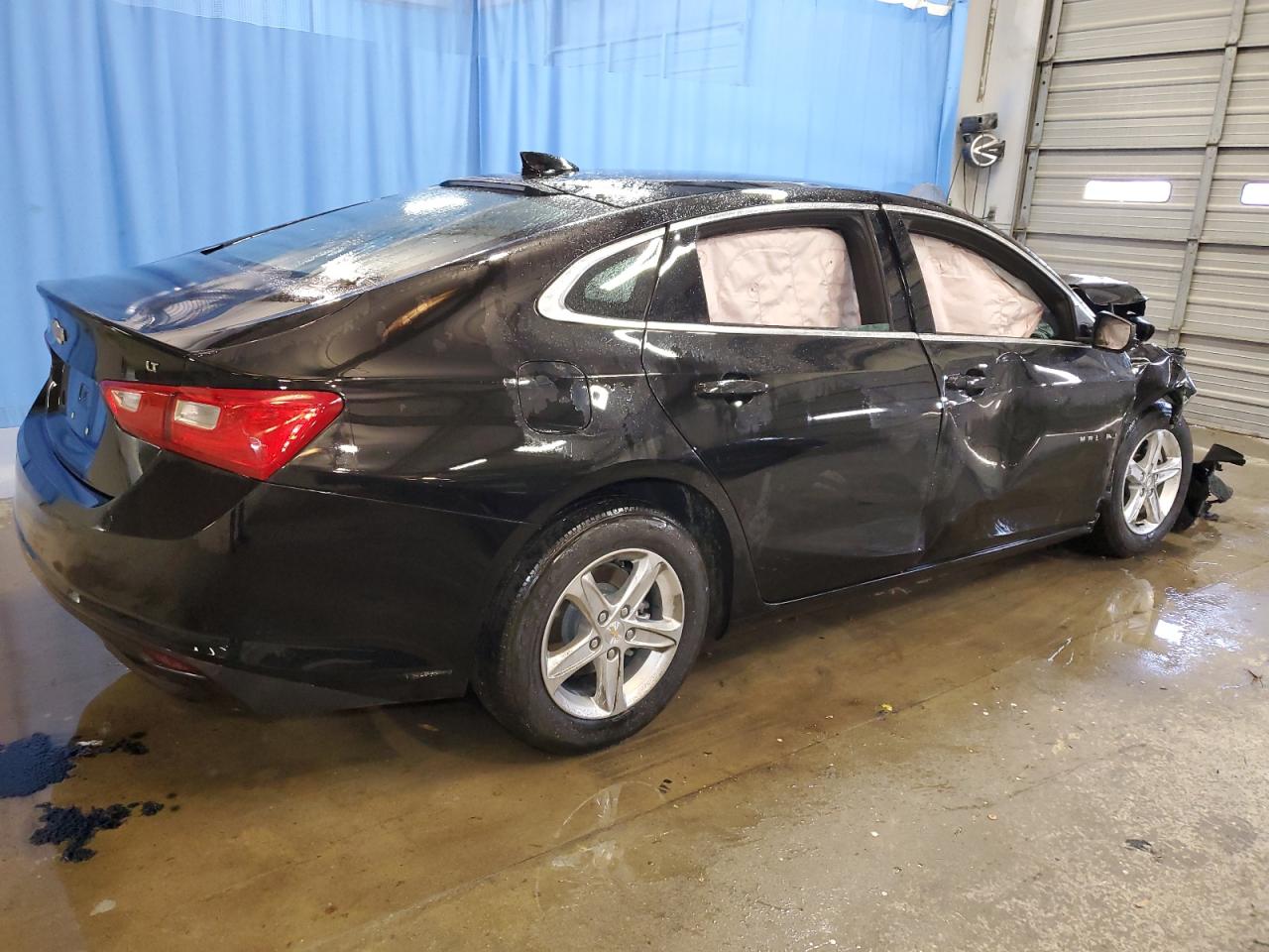 2023 Chevrolet Malibu - Image 3
