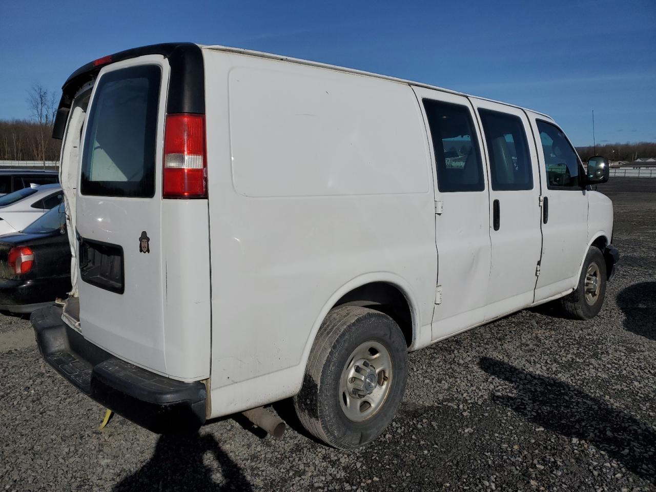 2015 Chevrolet Express - Image 3