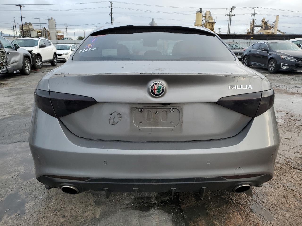 2017 Alfa Romeo Giulia - Image 6