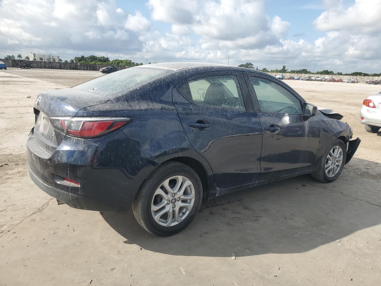 2017 Toyota Yaris - Image 3