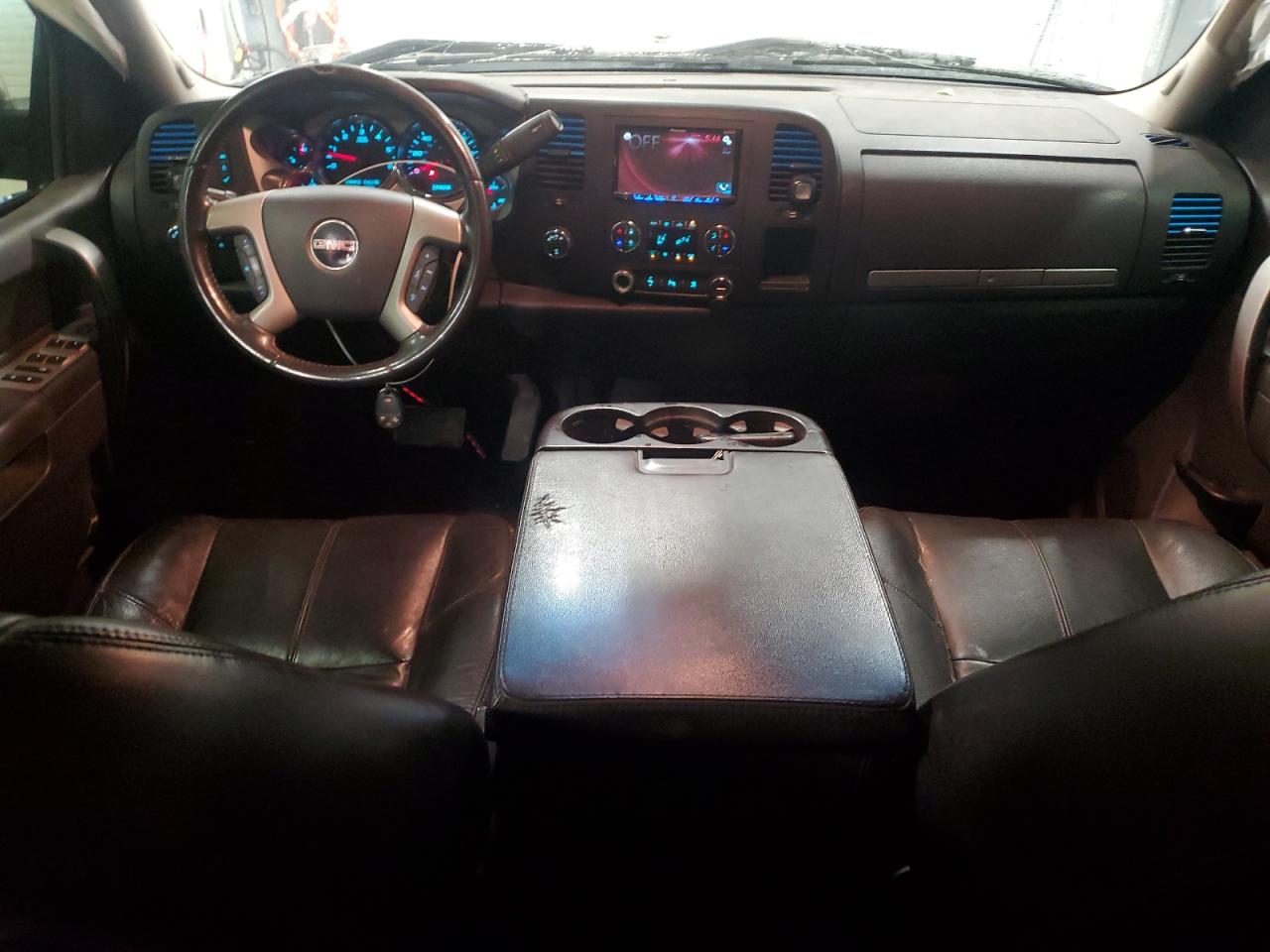 2011 GMC Sierra - Image 8