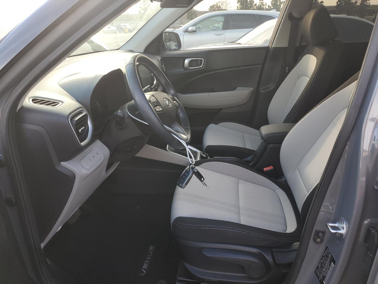 2022 Hyundai Venue - Image 7