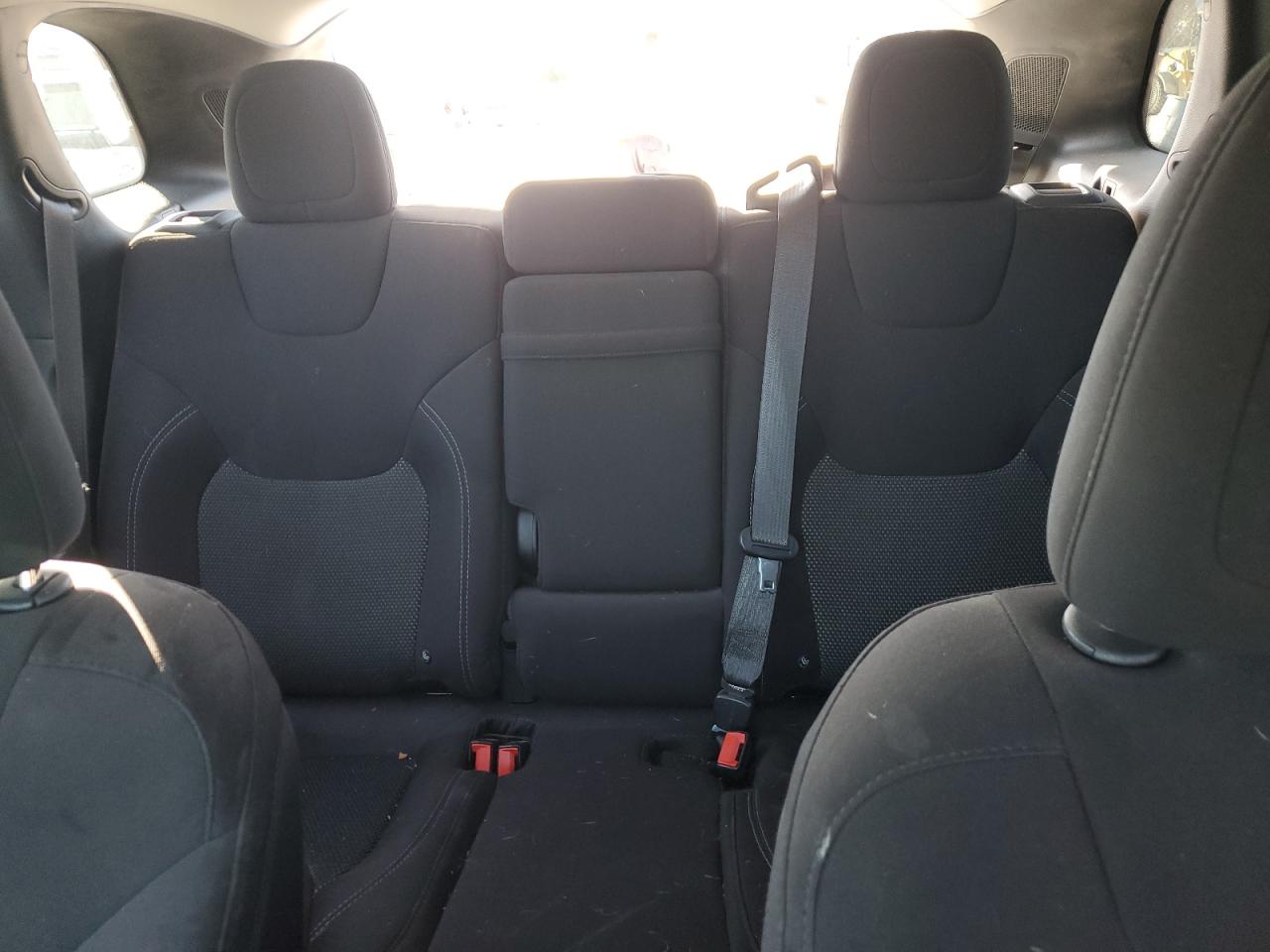 2019 Jeep Grand Cherokee - Image 10