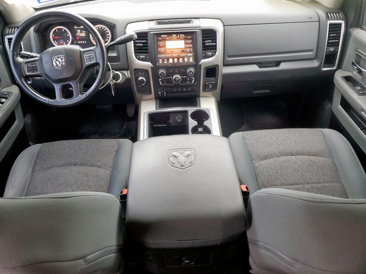 2015 RAM 3500 - Image 8