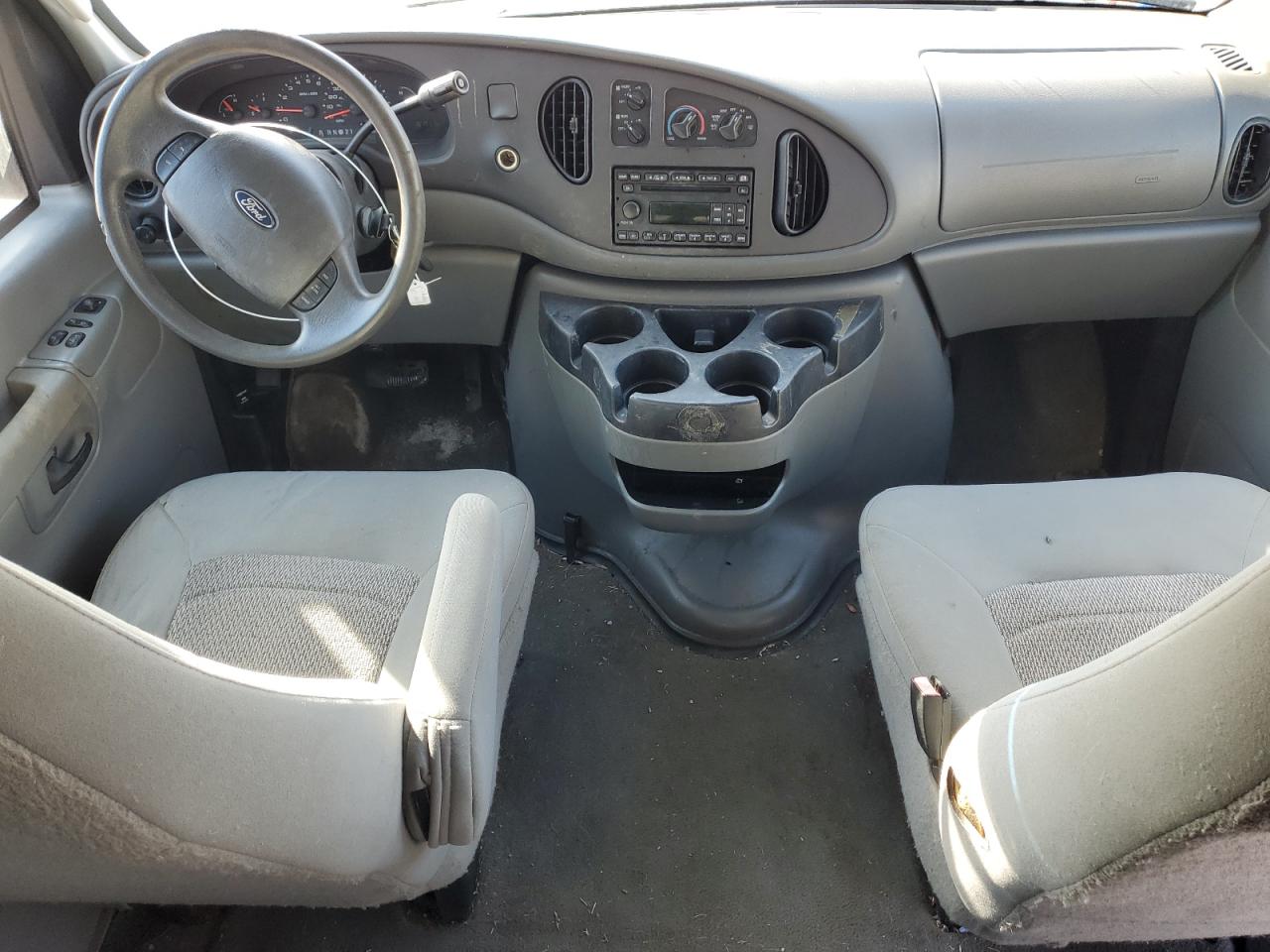 2006 Ford Econoline - Image 8