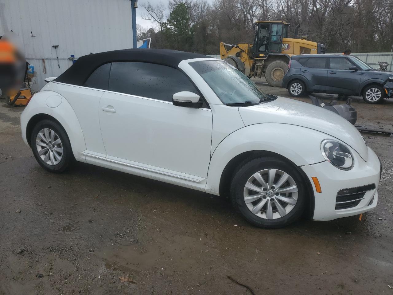2018 Volkswagen Beetle - Image 4