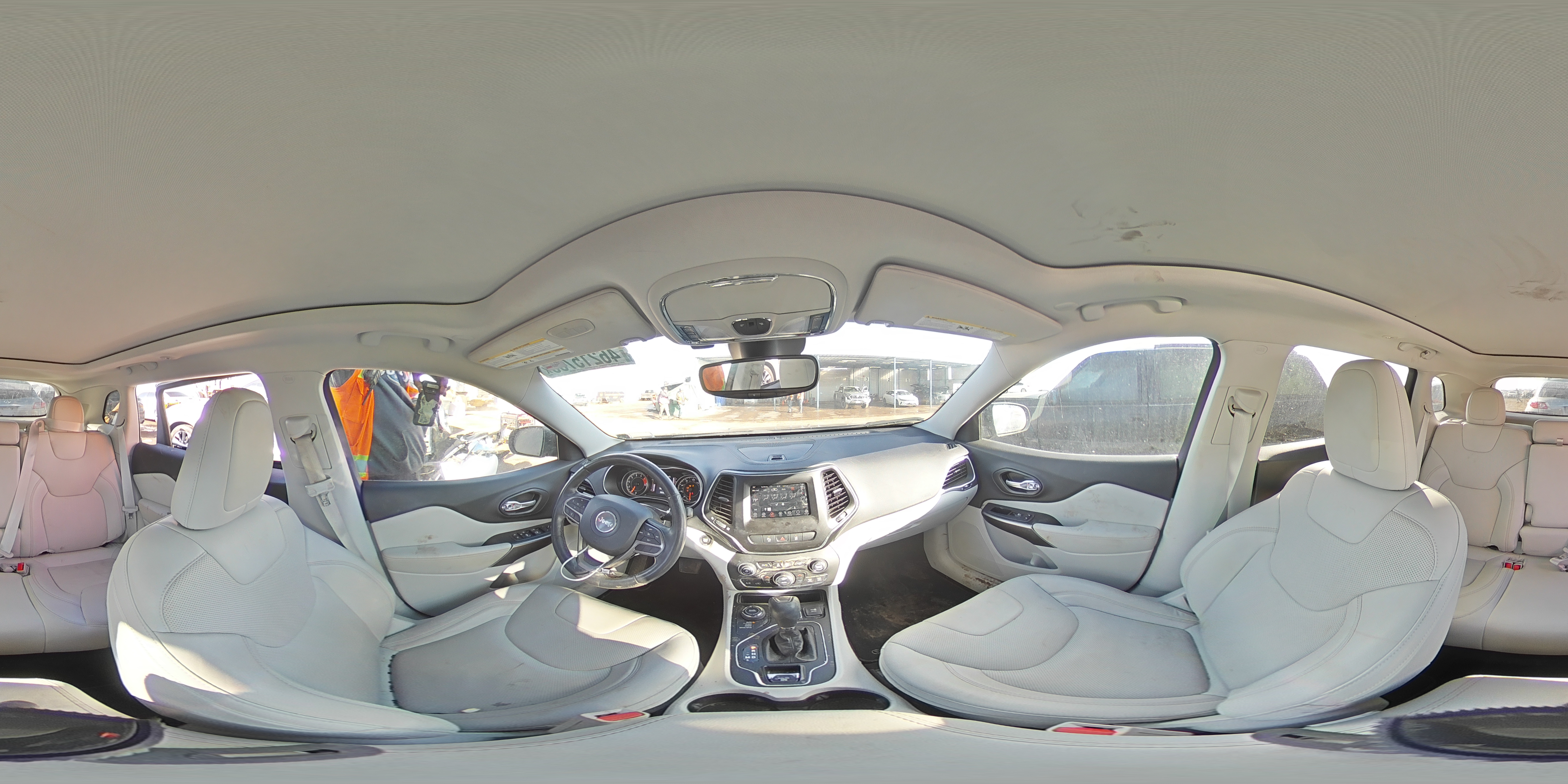 2020 Jeep Grand Cherokee - Image 13