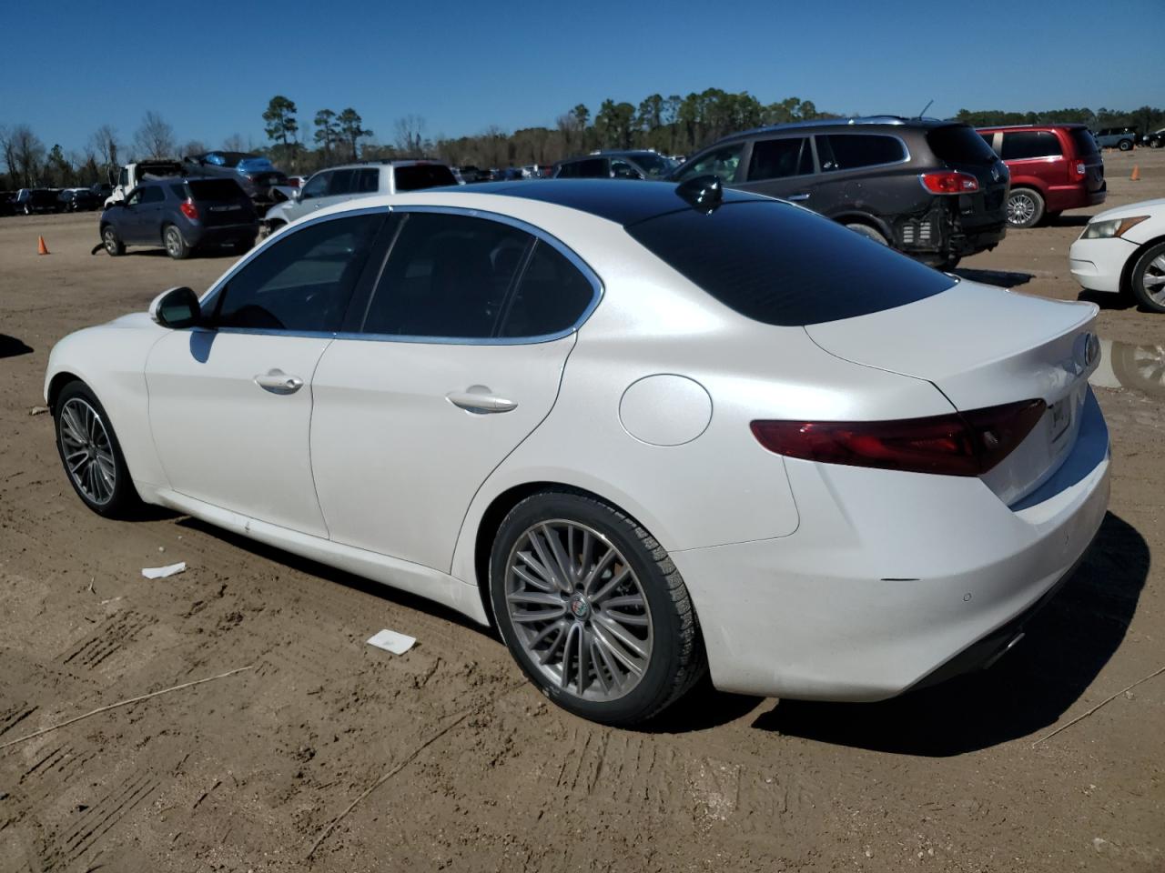 2019 Alfa Romeo Giulia - Image 2
