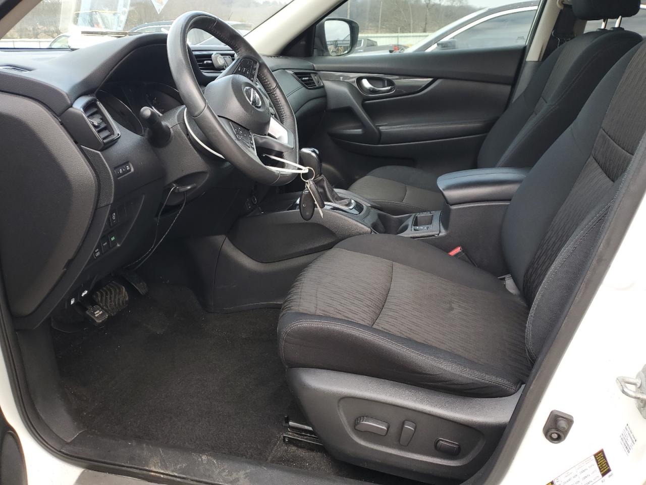 2017 Nissan Rogue - Image 7